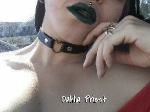 Dahlia_Priest