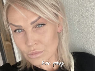 Evie_paige