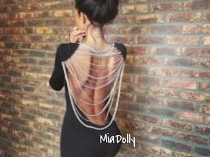 Mia_Dolly
